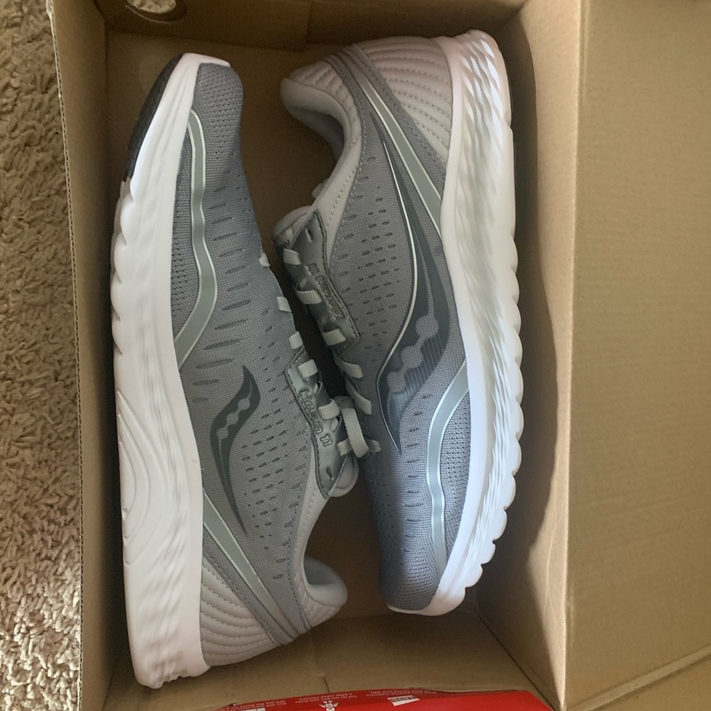BRAND NEW Saucony Kinvara 11s Running Shoes